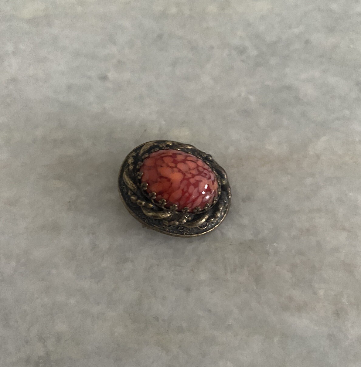 Beautiful Vintage Blood Orange Red Stone Brooch Pin Twisted Frame