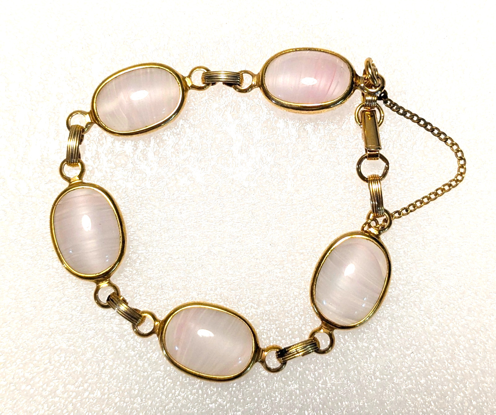 1960’s Sarah Coventry Pink Shadows link bracelet pink& white glass cabochons B44
