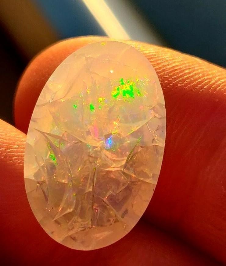 9.65 ct SPECTACULAR CONTRA LUZ WELO OPAL – ETHIOPIA – Natural Rare Untreated