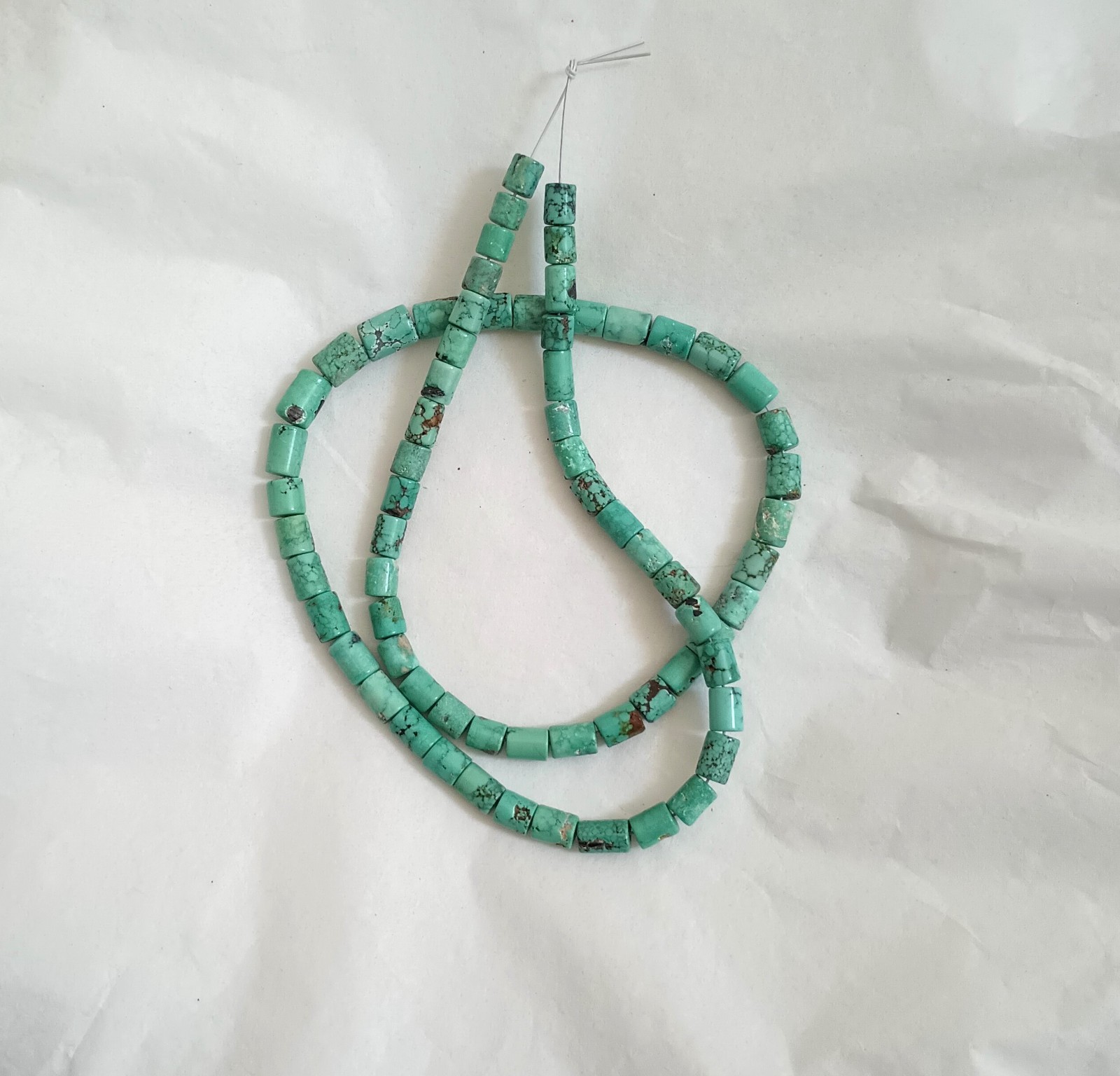 OLD STOCK HUBEI TURQUOISE 5-6 x 6-8MM TUBE BEADS – 17.75″ – 2654E