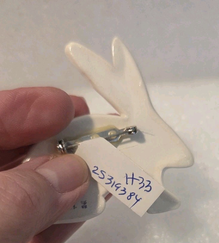 VTG BIG Brooch Pin Signed Ruby Z Bunny Rabbit Ceramic Enamel Jewelry White