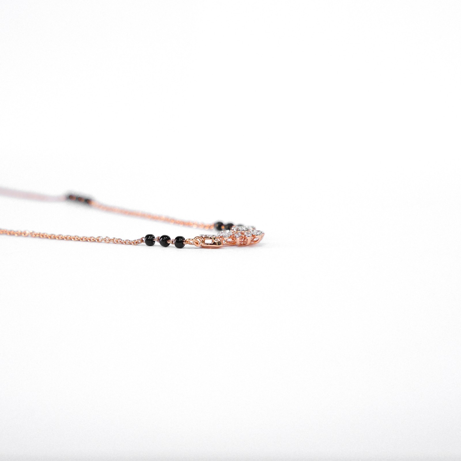 18 KARAT MANGALSUTRA NECKLACE | NATURAL DIAMOND IGI CERTIFIED | WOMAN