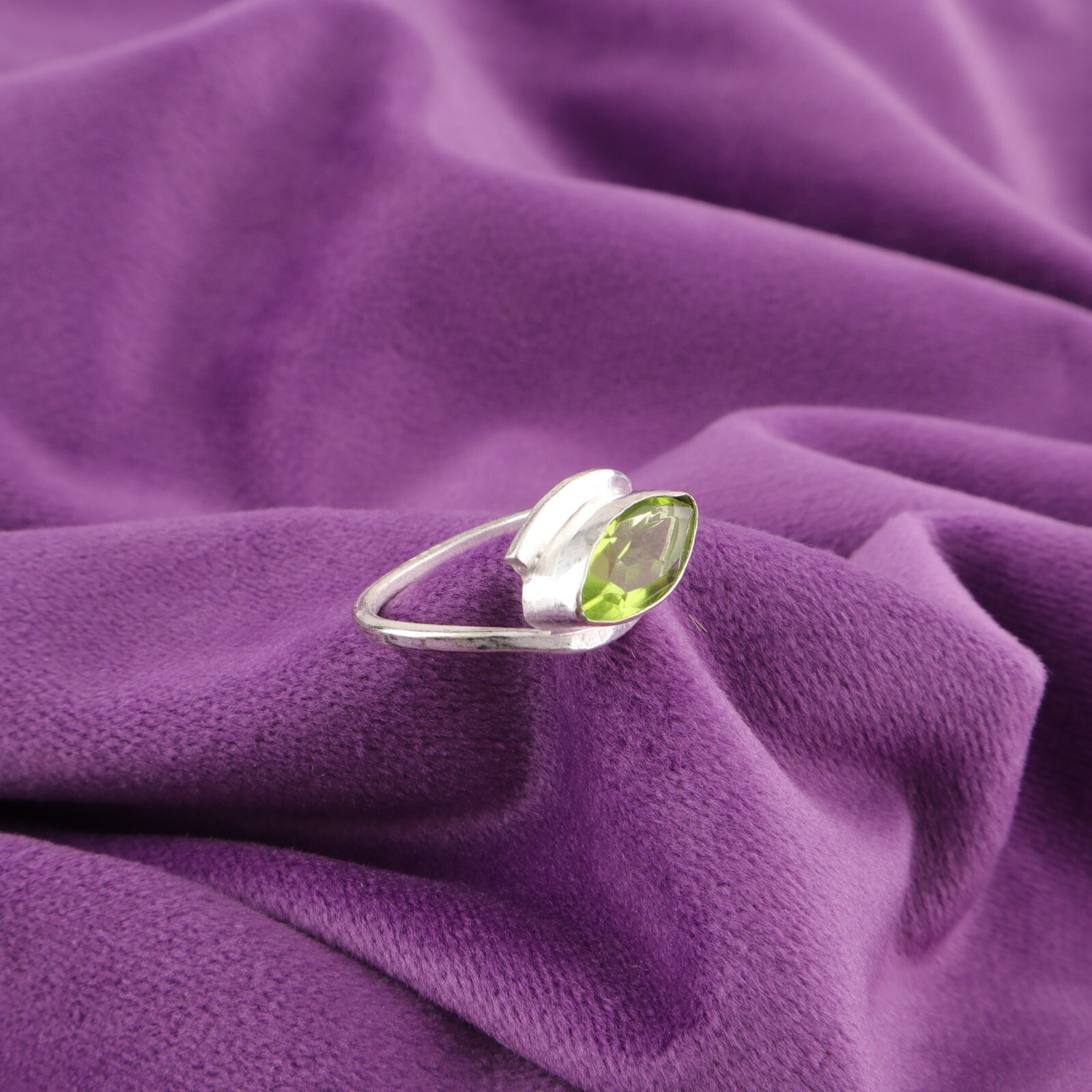 Gift For Her Natural Peridot Stackable Ring Size 925 Silver