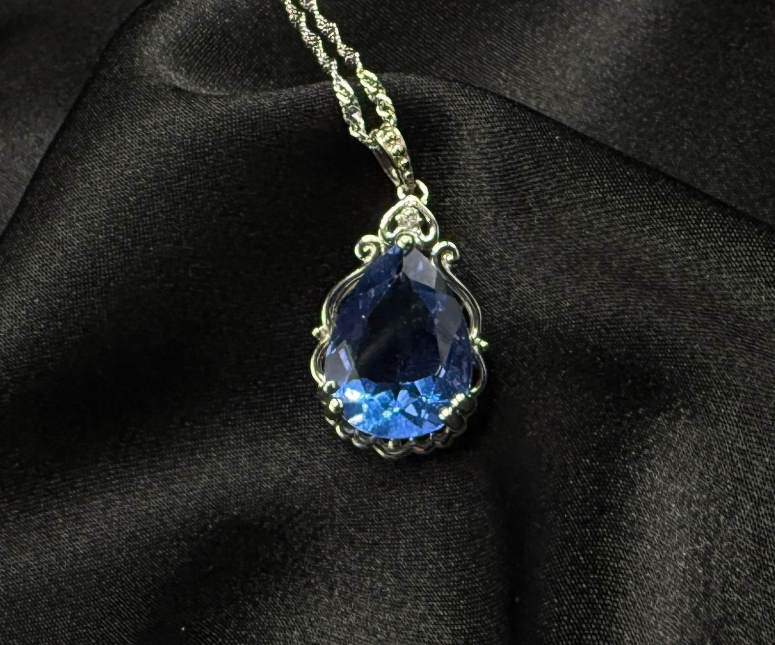Blue Fluorite 925 Sterling Silver DK Signed Pendant Necklace Teardrop Design