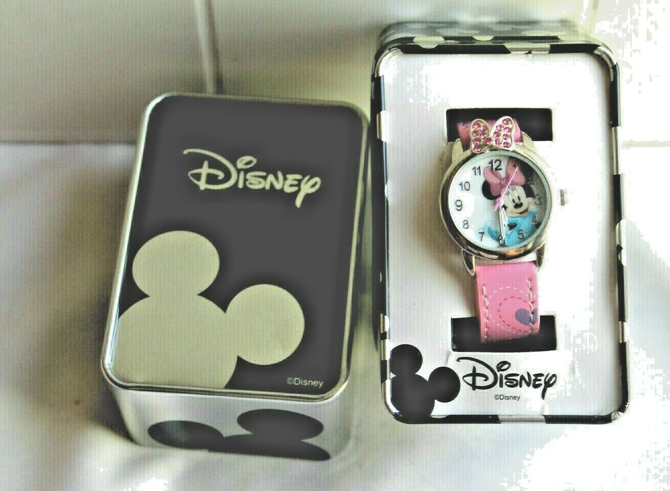 DISNEY MZ BERGER & CO MINNIE MOUSE PINK STRAP WRIST WATCH New in Tin