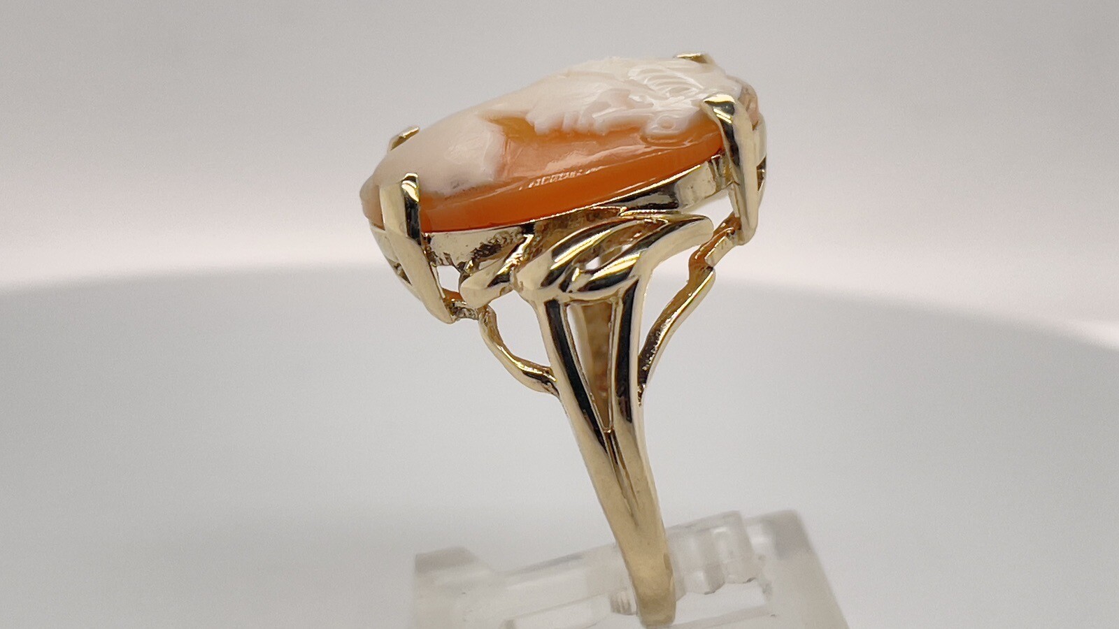 Vintage 14k Yellow Gold 19.9 x 15.1mm Oval Cameo Ring Size 9 3/8 – 5.3 Grams
