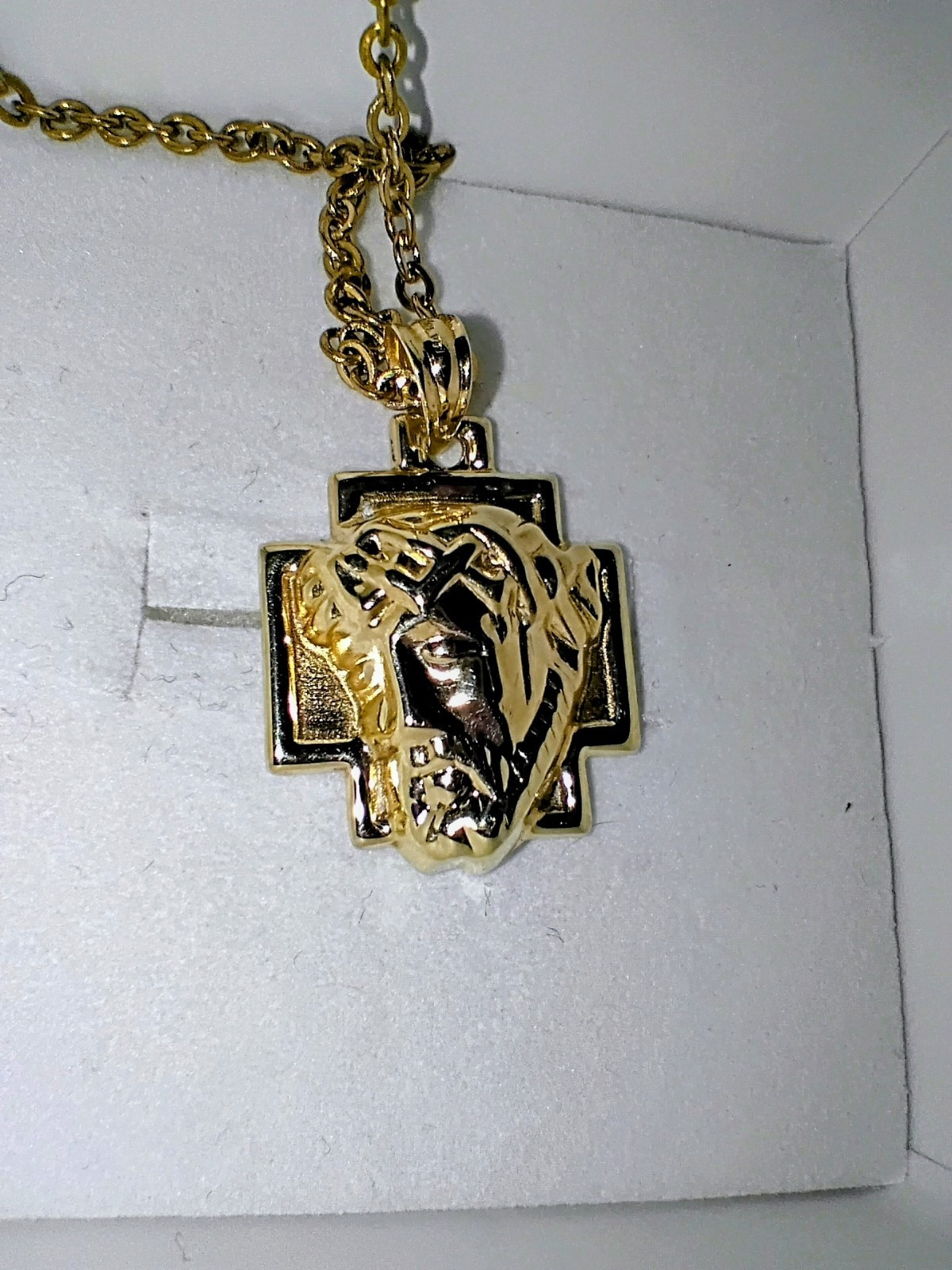NEW 10k Yellow Gold Jesus Face Necklace with Chain, 1.2g