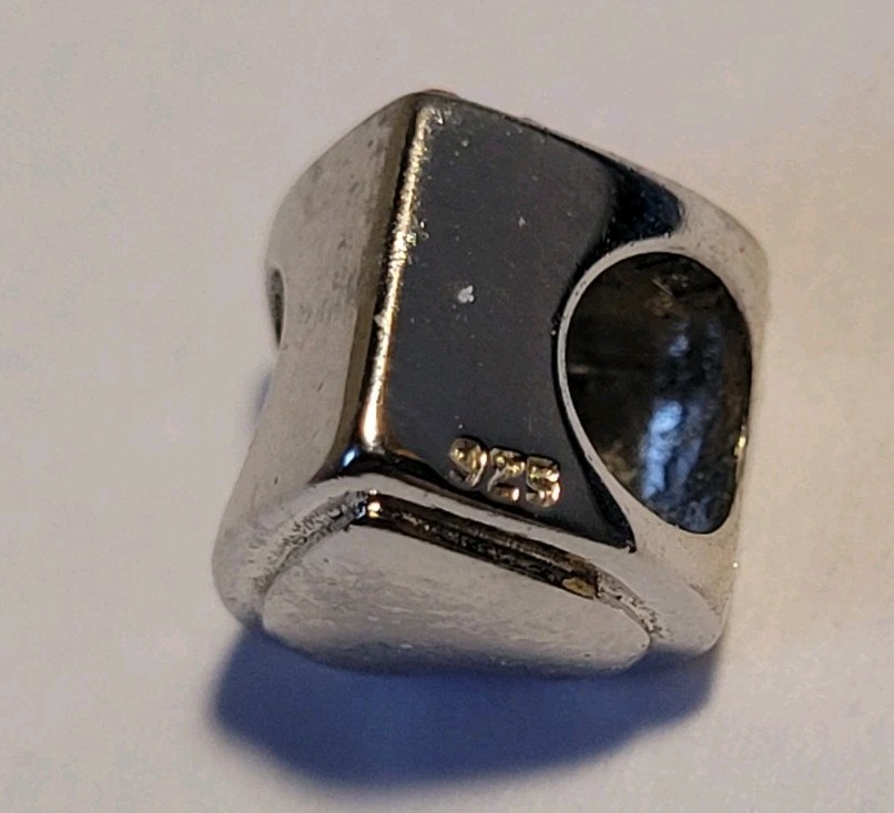 VINTAGE HEART CHARM MARKED 925 STERLING SILVER UNKOWN MAKER with STONES