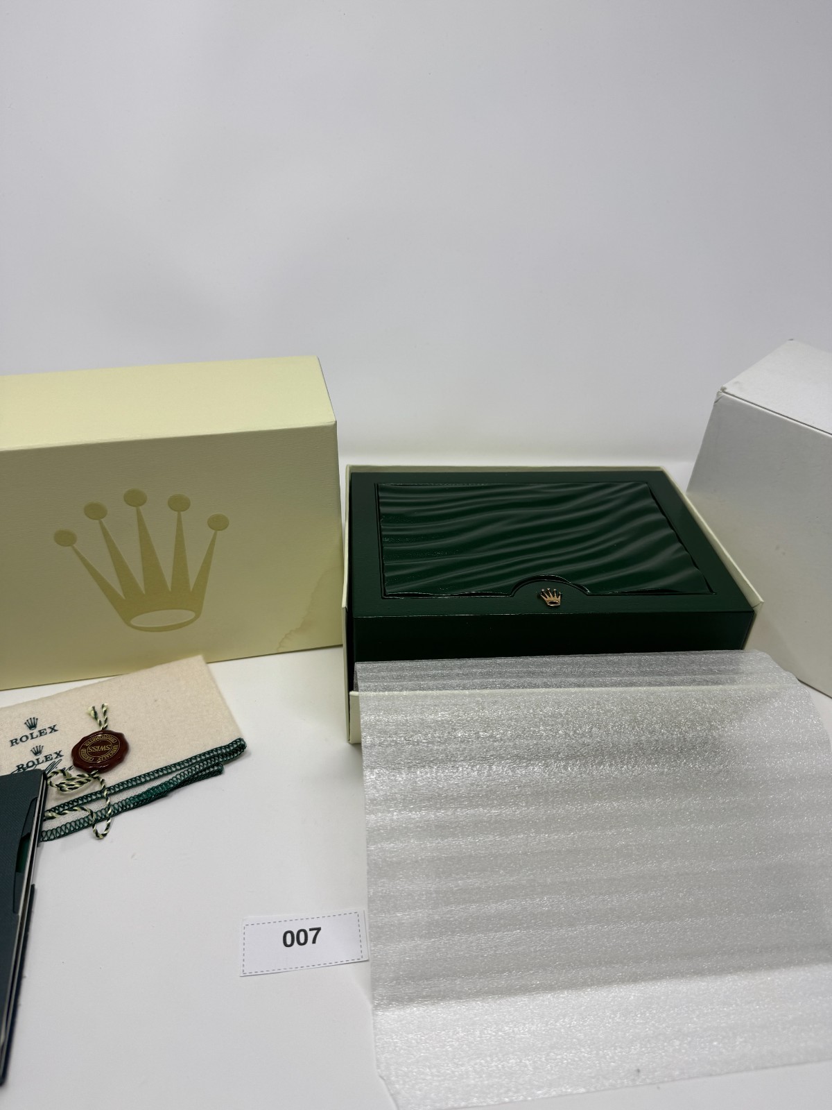 Authentic Rolex Submariner 16610 Watch Box Full Set Booklets 2006 2007