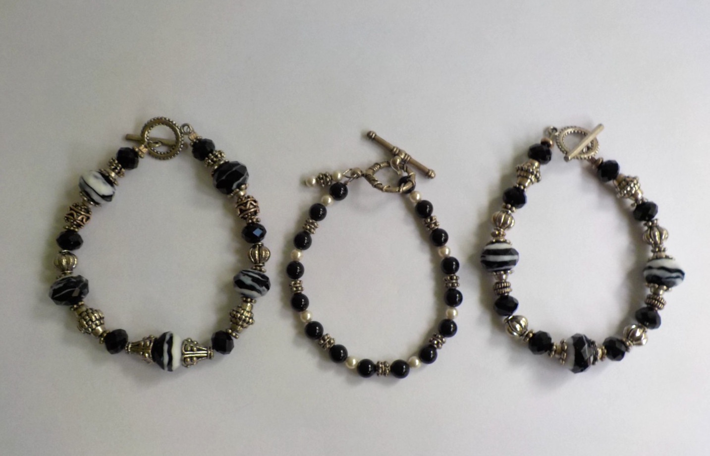 Black White Swirl Bead Bracelet Mix Lot 3 Metal Plastic Glass Faceted Toggle