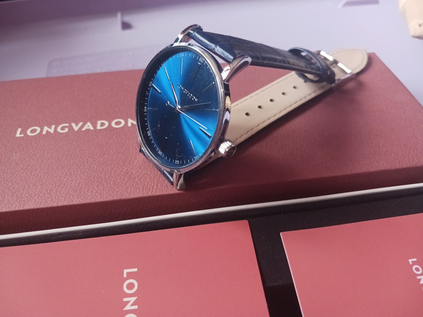 Longvadon Classic Bleu Nuit Men’s Wristwatch Blue Leather Strap Stainless Steel