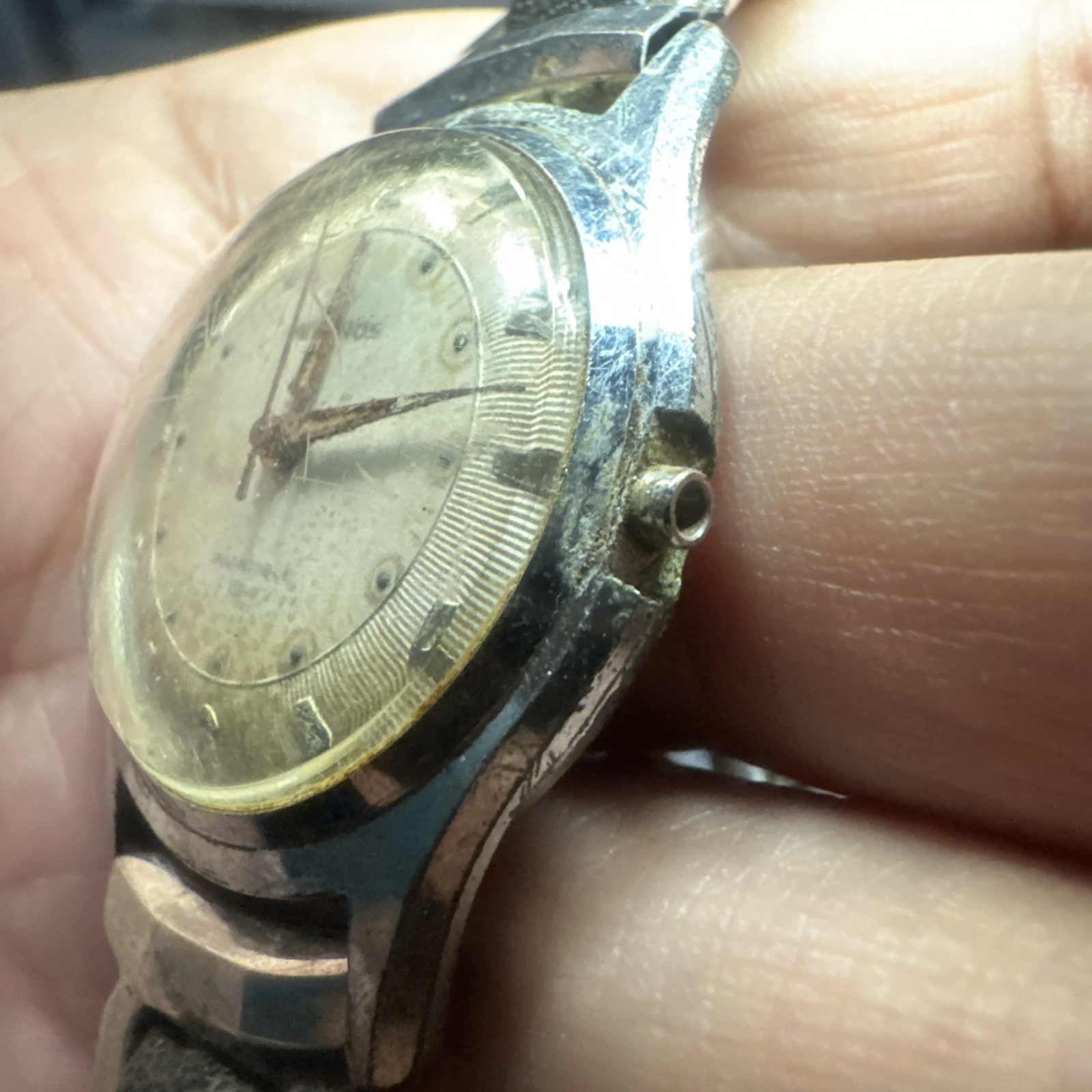 Vintage HELBROS INVINCIBLE gold mens Manual Wind 33mm Mens Watch – For Repair