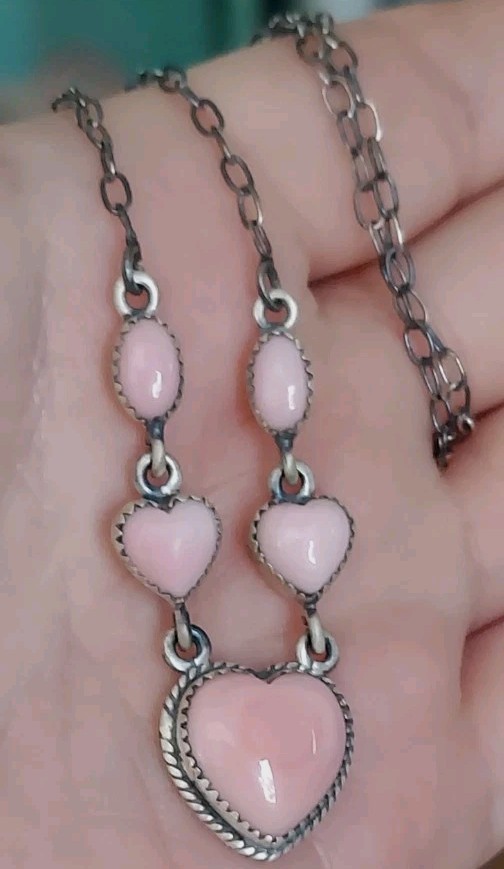 New Sweet Sterling Silver & Natural Pink Conch Heart Necklace