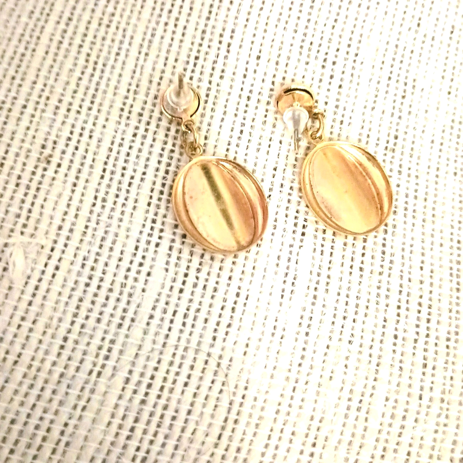 Peach Enamel Oval Drop Earring 1″ Gold Tone Post Retro Light Dangle Jewelry