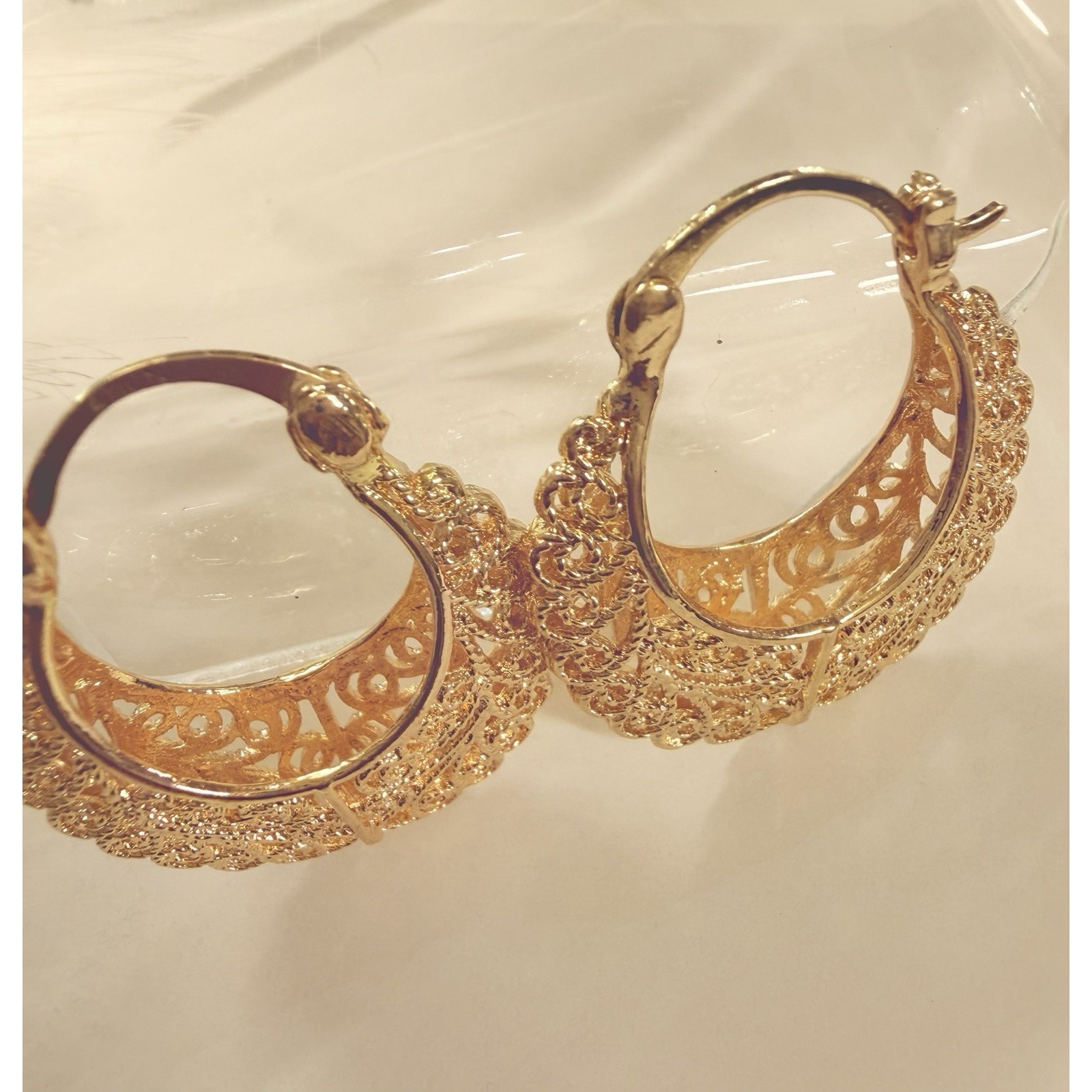 Gold Filled Medium Oro Laminado Elegant Floral Basket Hoop Click Top Earrings
