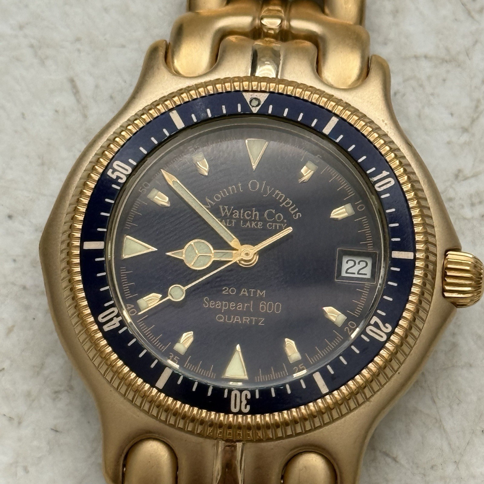 Seapearl 600 Quartz Diver Watch Blue Dial Gold Tone 20 ATM 200m Water Res