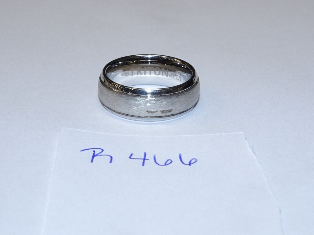 Triton Tungsten Carbide Wedding Ring 8mm Size 9 Silver w/Silver Center #R466