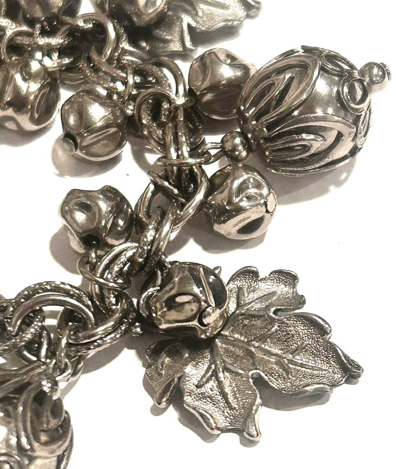 VTG Heavy SILVER Tone Metal LEAVES NUTS Baubles CHARM BRACELET