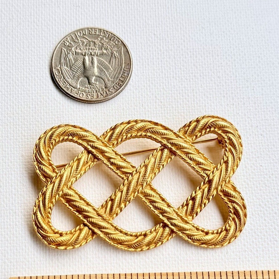 Vintage JJ Jonette 1988 Celtic Knot Brooch Gold Tone Interwoven Rope Signed