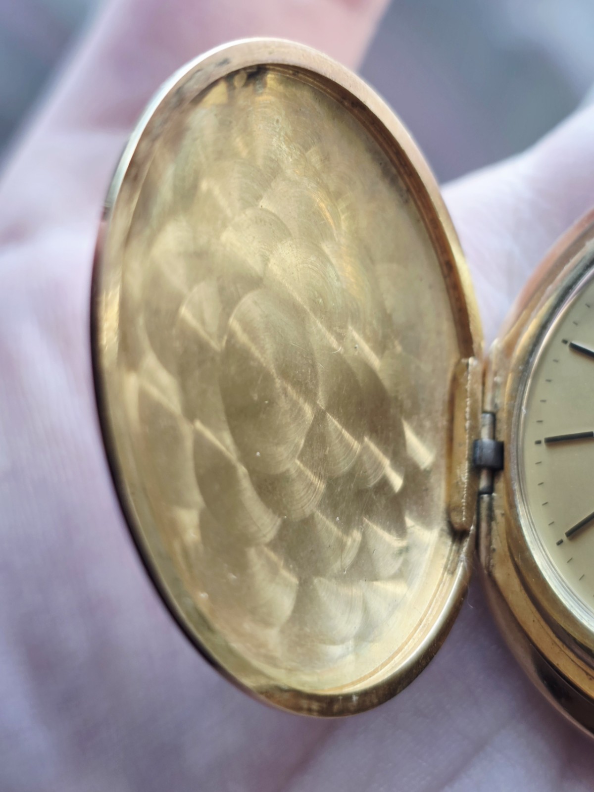 1984 Wittnauer Silhouette Swiss Lapel Pocket Watch – 17J Mechanical