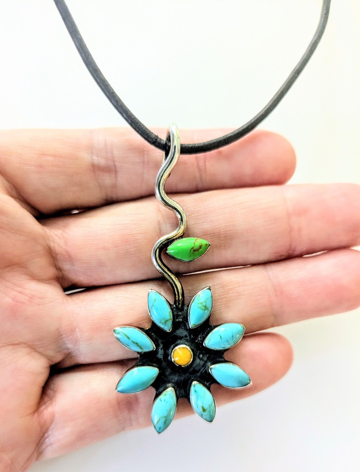 N.A. Southwest Turquoise & Sterling Silver Floral Flower Vine Pendant Necklace