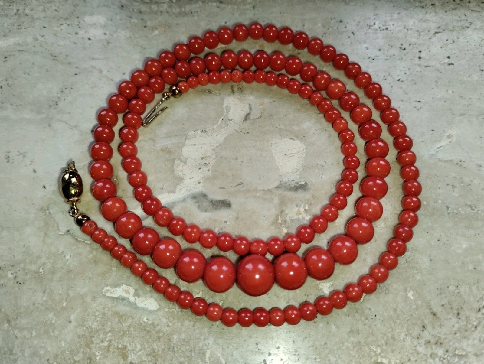Mediterranean Coral Necklace Sardinia Gold Clasp 750 Corallium rubrum