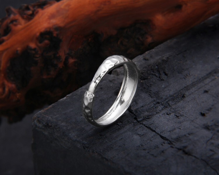 B25 Ring Wide Band Dents Hammered Effect Silver 925 Adjustable