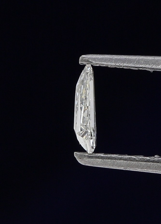 White Natural Diamond 0.09ct Shield Step cut Diamond White F/G -VS1 Clarity