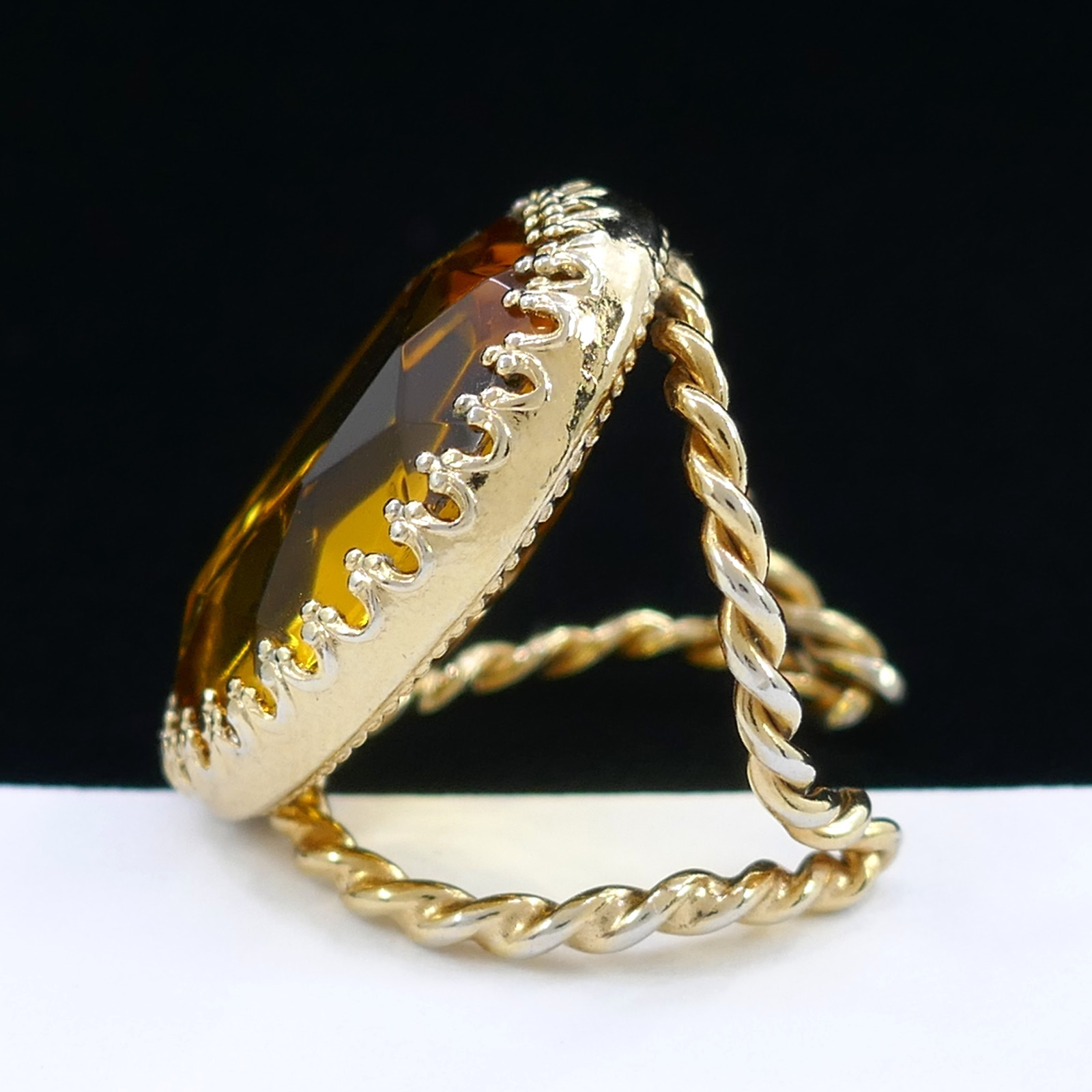 VINTAGE FAUX CITRINE FACETED GLASS RHINESTONE ADJUSTABLE GOLD-TONE OVAL RING