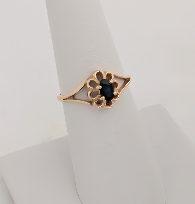 Sapphire & Diamond Ring 14K Gold 2.1 Grams Retail Price $999 Make Me An Offer!