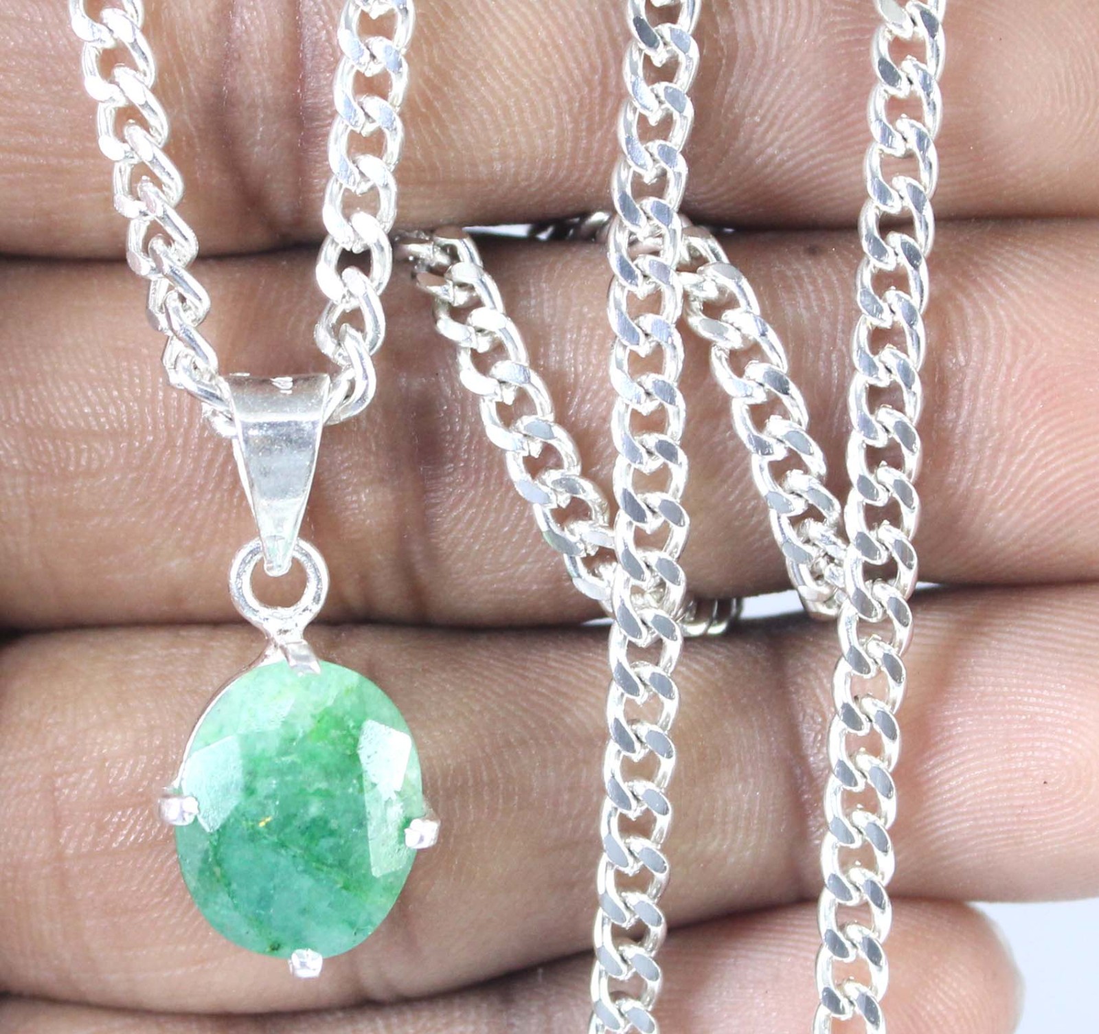 Green Emerald 6.90 Ct Natural Oval Gemstone Certified Pendant Latest Collection