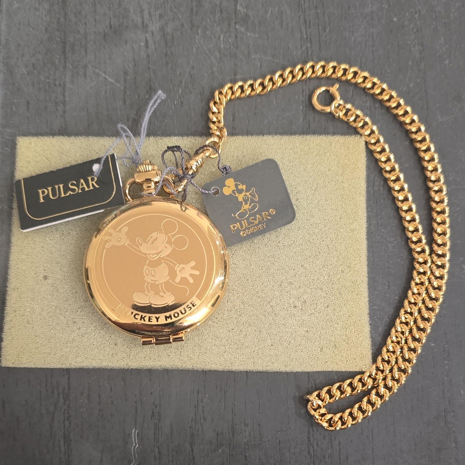 Pulsar Disney Mickey Mouse Quartz Full Hunter Pocket Watch w/ Chain Box Manual