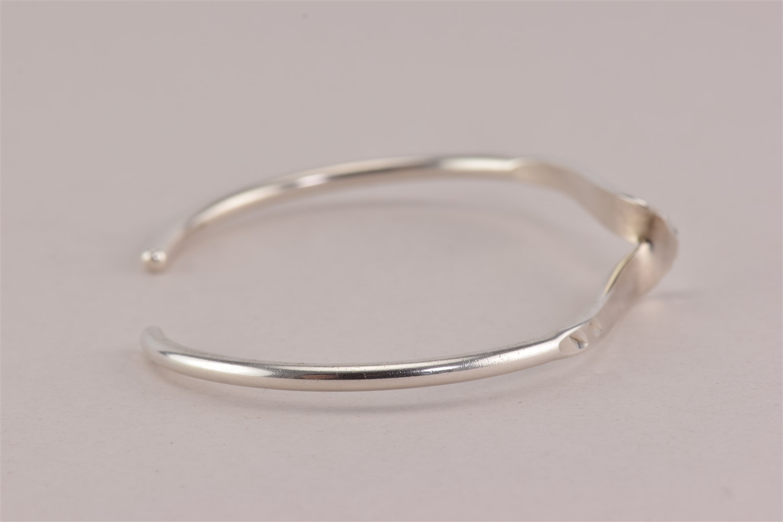 Sterling Silver Flattened Twist Fold Over Notched Cuff Bracelet 8g 6.5″