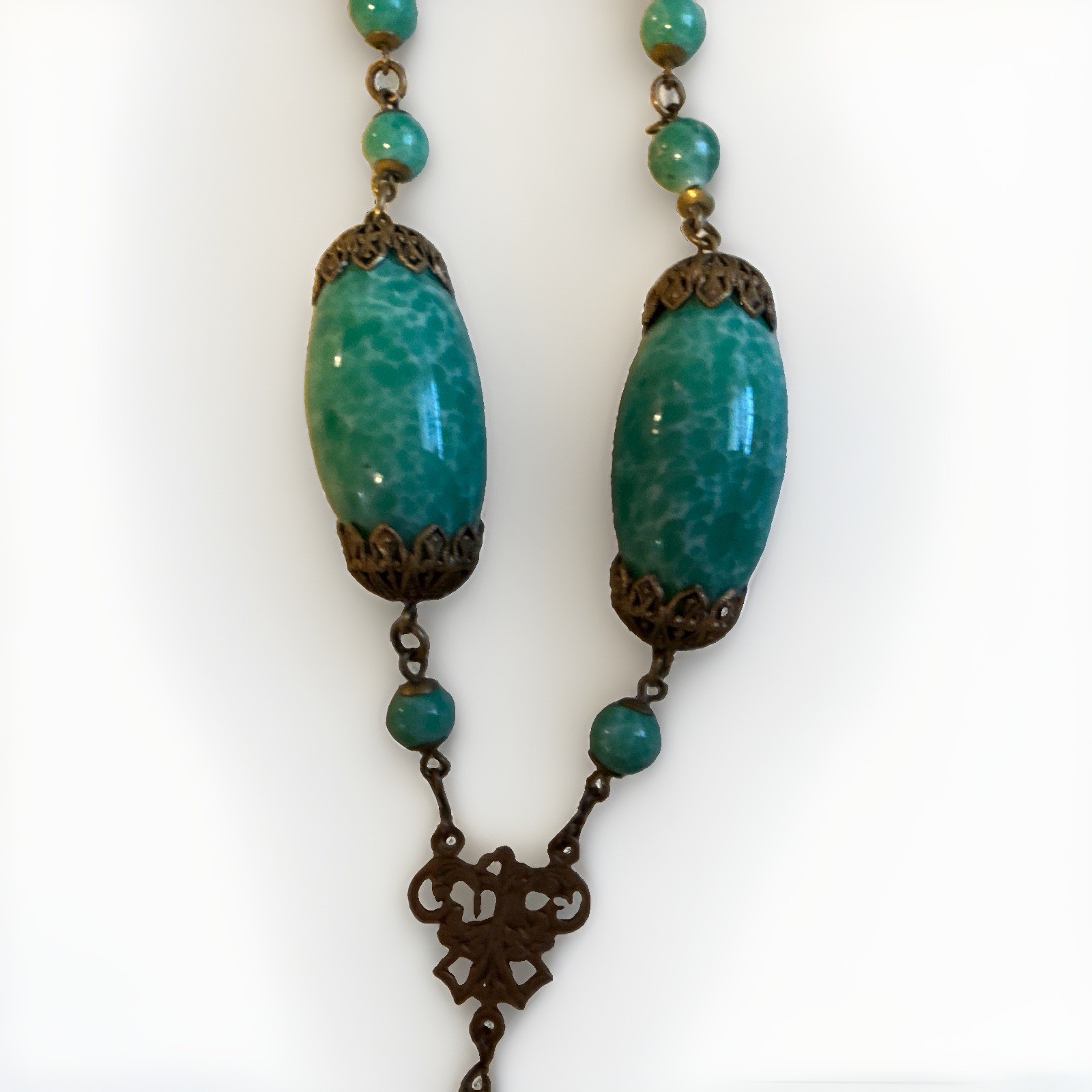 Vintage Art Deco and Pecking Glass and Brass Sautoir Necklace