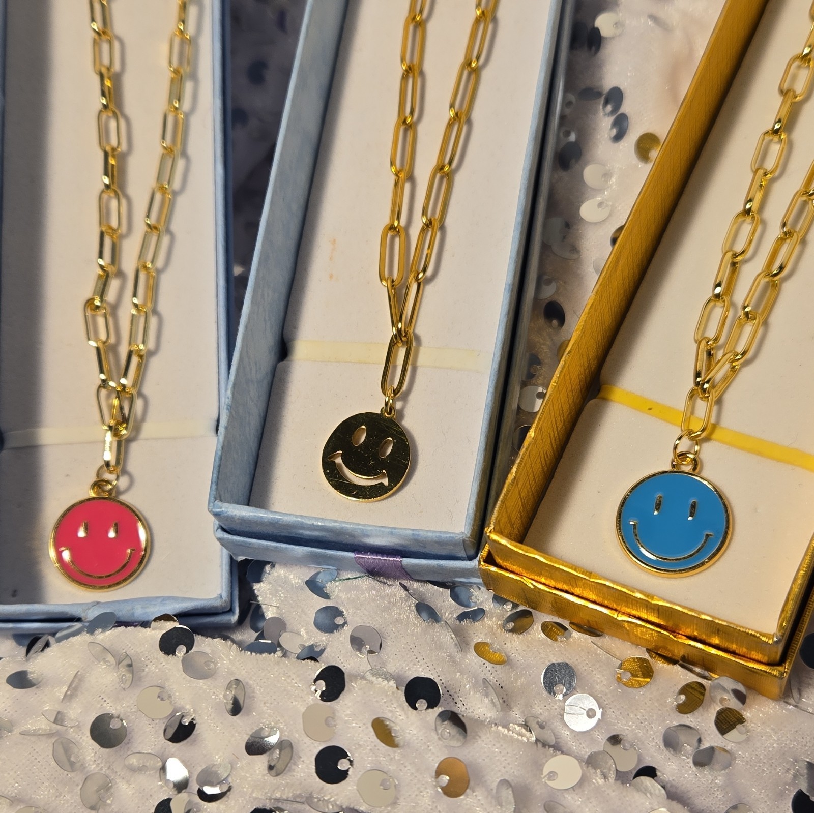 Gold Tone Bar Link Chain Necklace Enamel Round Smiley Charm Pendant