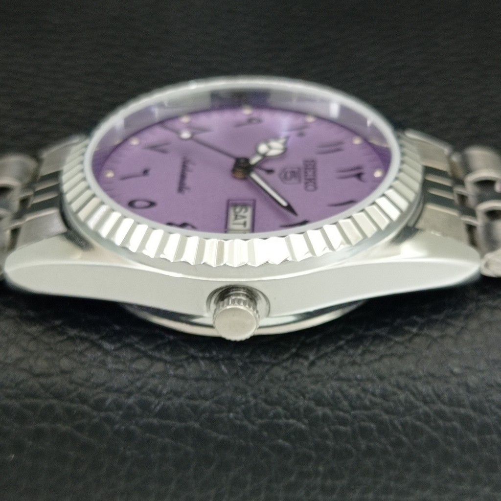 VINTAGE REFURBISHED SEIKO 5 AUTOMATIC JAPAN MENS PURPLE DIAL WATCH a443917-1