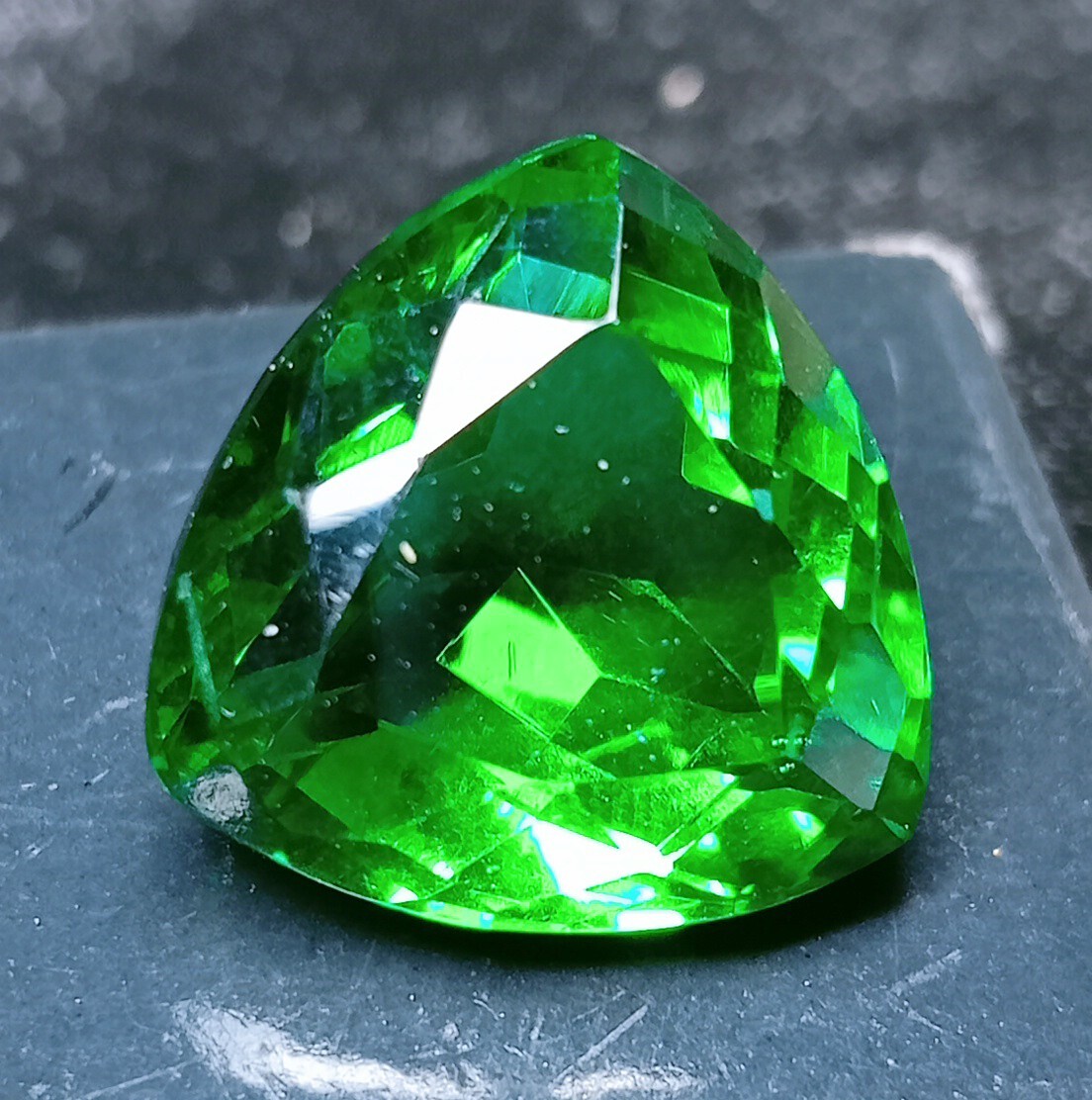 Natural Tsavorite Garnet Trillion Green Color 13.45 Ct Certified Loose Gemstone
