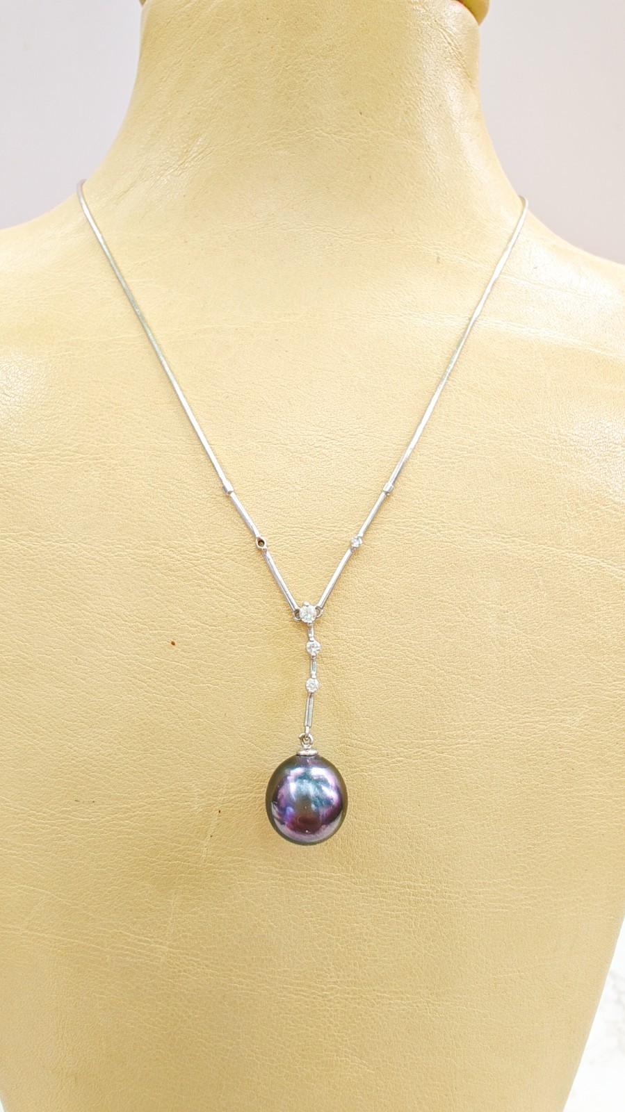 18K White Gold 10.9mm Tahitian Pearl .11ct Diamond Necklace 17” 6.12g