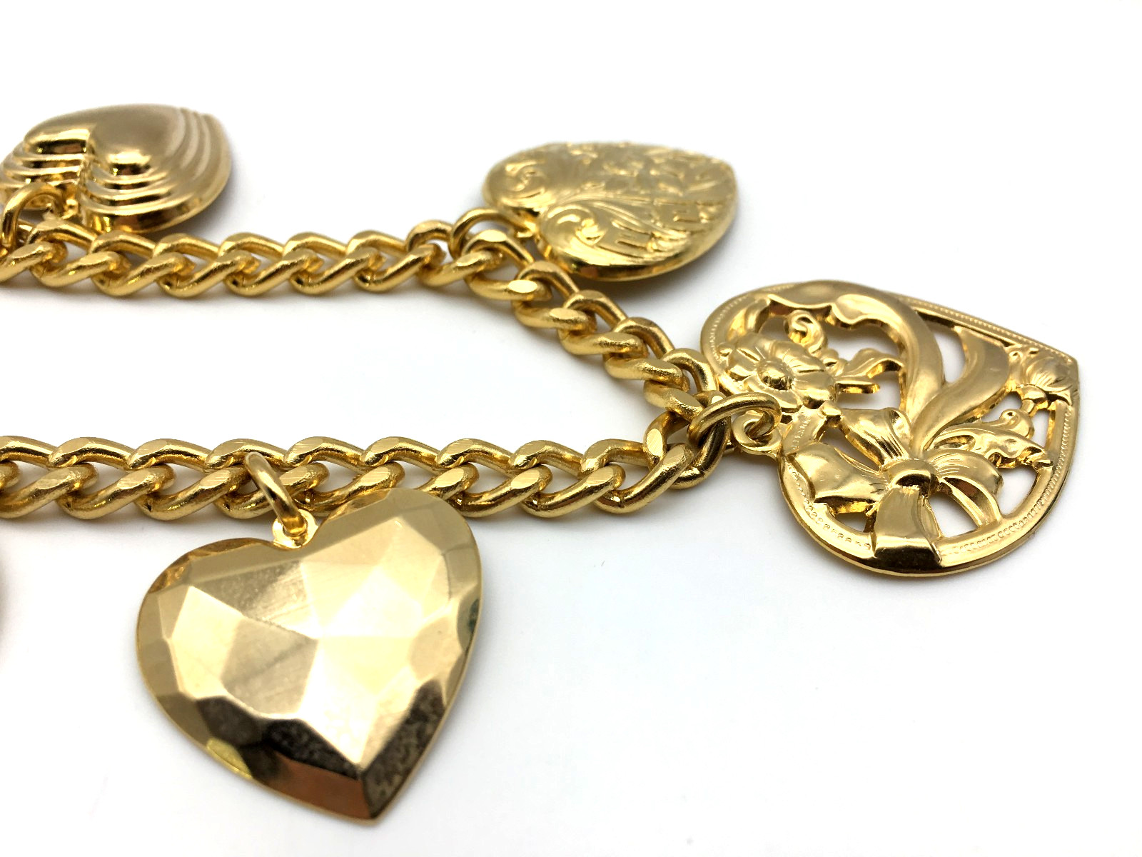 Vintage GoldTone Various Size Heart Charms 16″ Chain Necklace Push Lock Clasp
