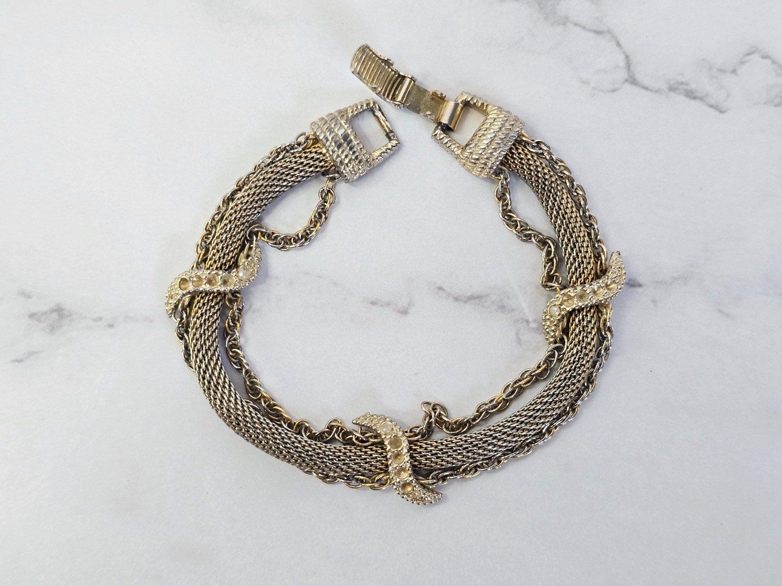 Vintage Signed GOLDETTE Gold Tone Mesh Chain Bracelet Faux Pearl Flowers 7″