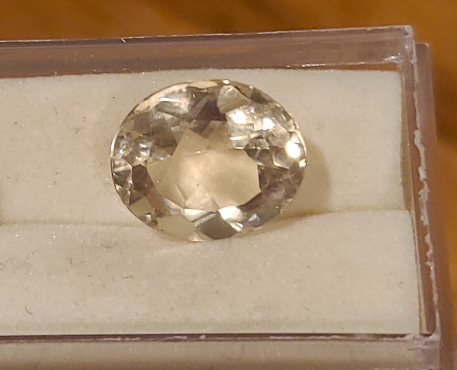 Faceted Light Yellow Beryl – 4.45 Ct – Oval – 12.2 x 10.2 mm x 6.4 mm Depth