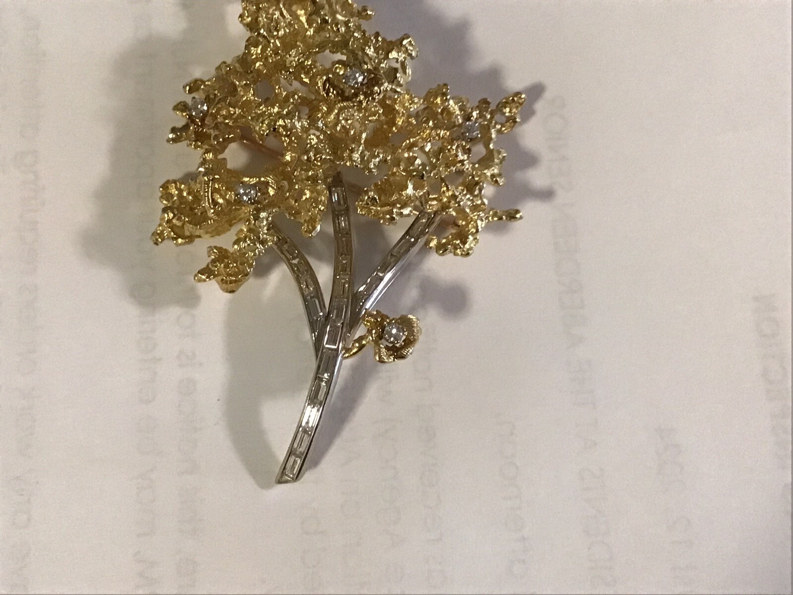 Stunning vintage 14 K Solid Gold 36.3 G ,natural Diamonds 3 Ct Brooch/pin