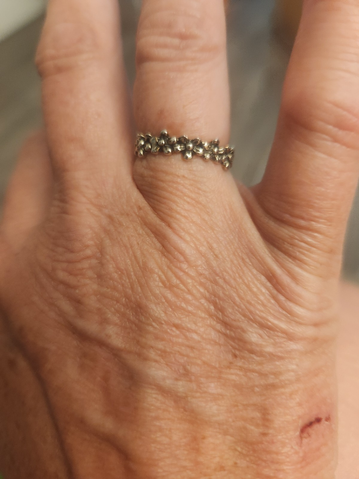 Gold Tone Textured Beaded Band Ring Metal No Stone Round Shape Size 7