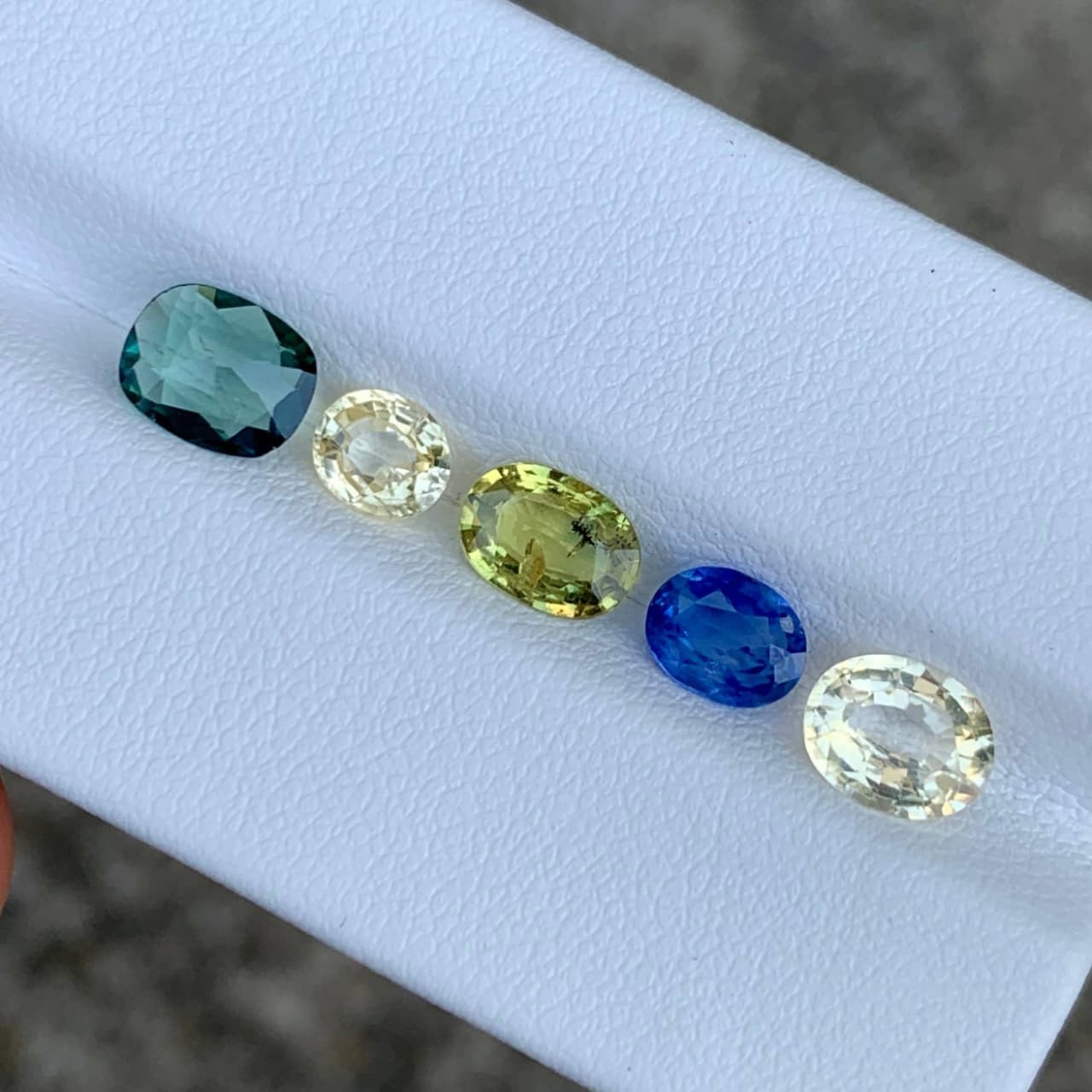 4.33 Carats Multicolor Sapphire Lot 5 Piece Oval Cut Sri Lankan Gemstones