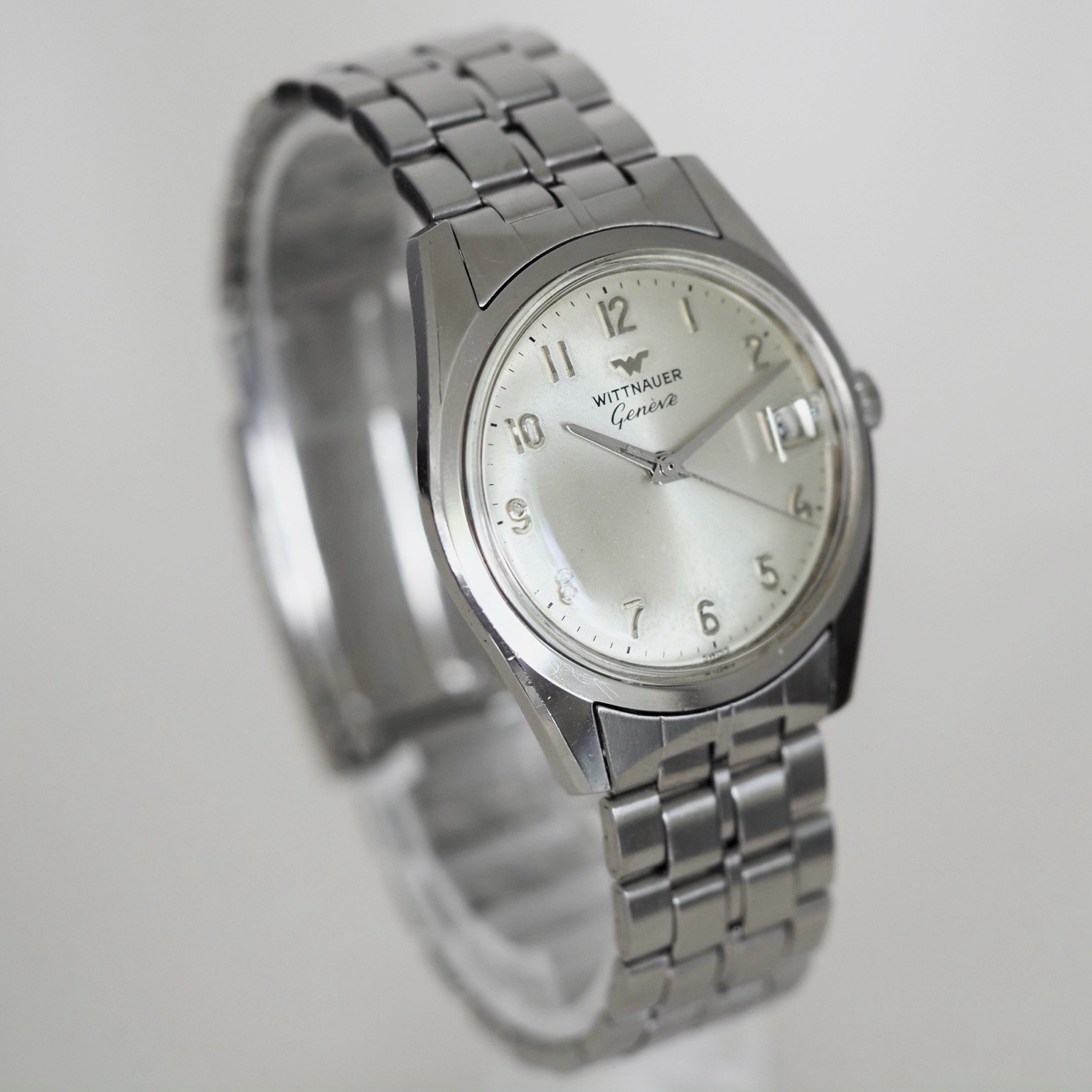 Vintage 1960’s WITTNAUER Geneve 34 mm – All Original w/ Box – SERVICED