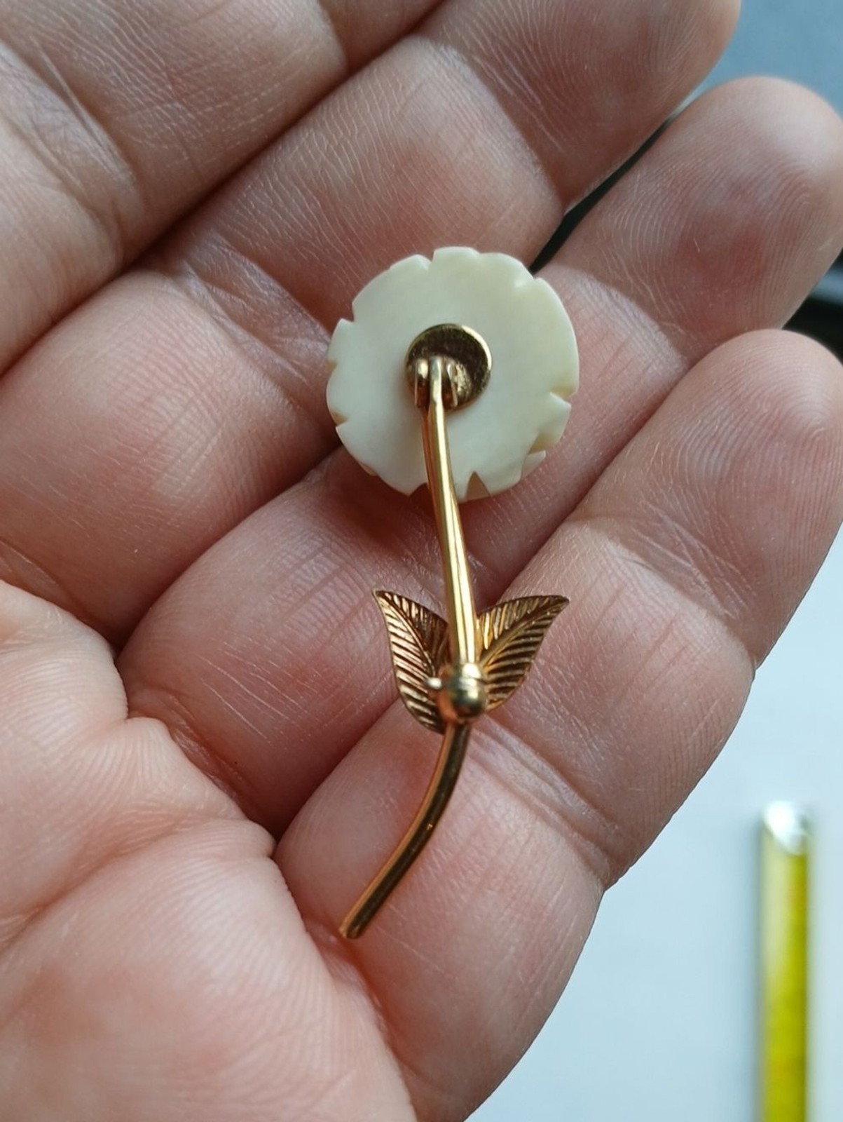 VTG 1940s Carved Celluloid Cream Rose Brooch Pin Gold Filled Stem