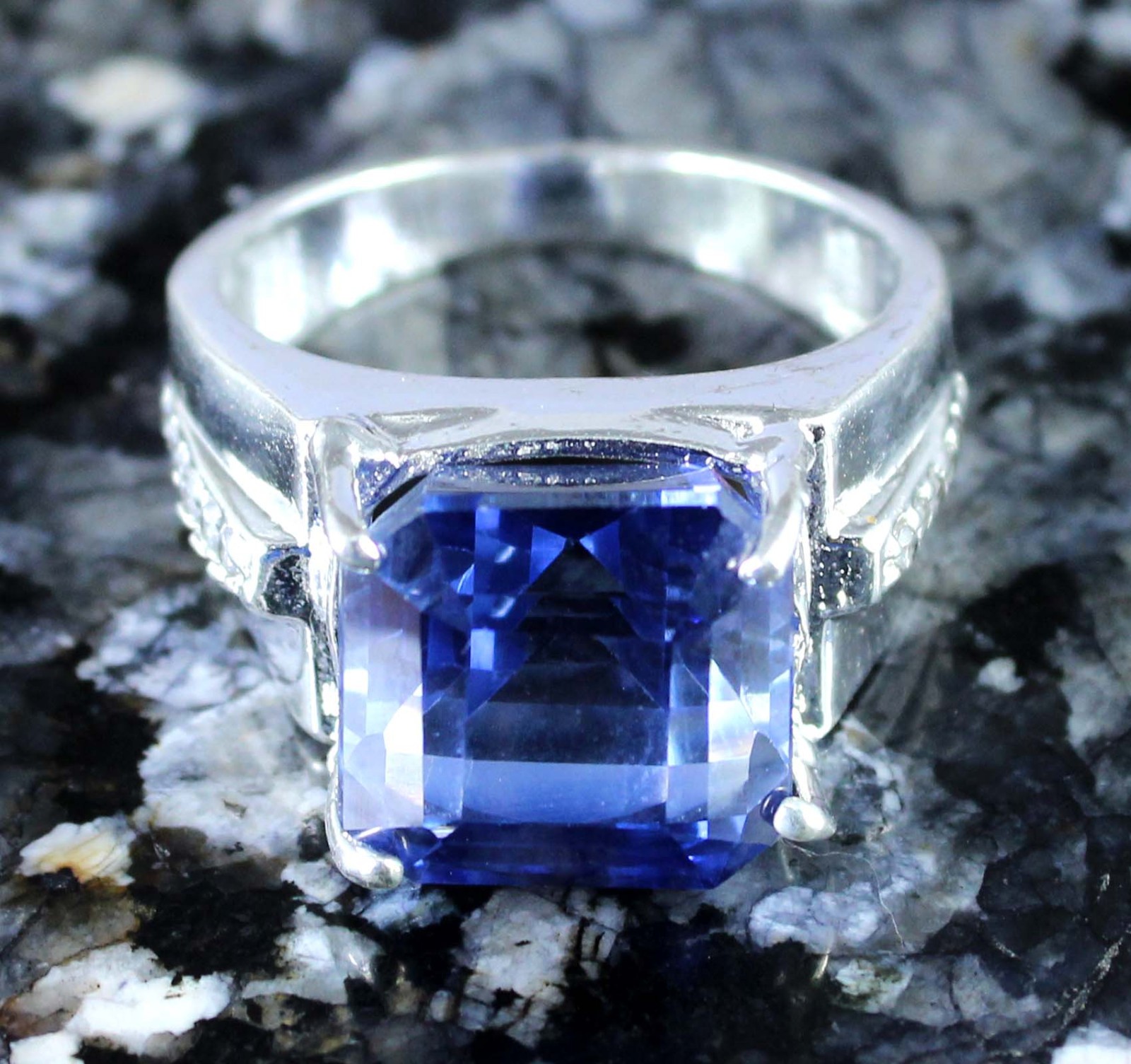 Blue Sapphire 15.56 Ct/12 mm Natural Octagon Cut Gemstone Certified Men’s Ring
