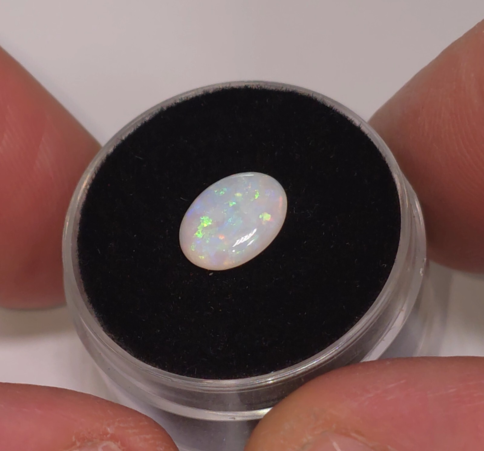 Australian Coober Pedy opal. 10 x 7.5mm. 1ct. Oval. Natural solid Bright Opal