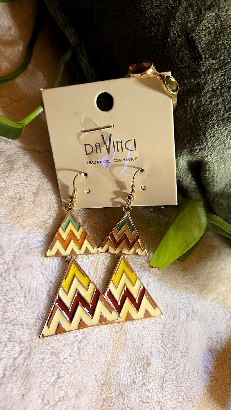 Da Vinci Geometric Triangle Dangle Earrings Multicolor W/ Gold Tone gem ring
