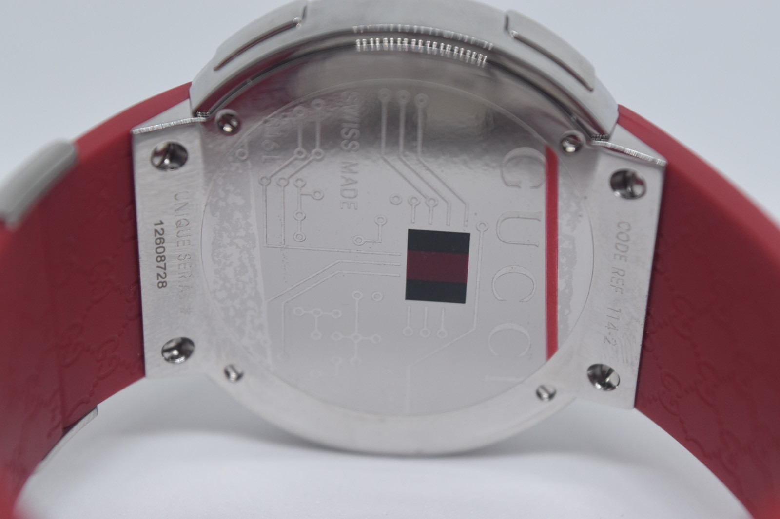 New Authentic Men’s Red I Gucci Ya114212 Digital Swiss watch